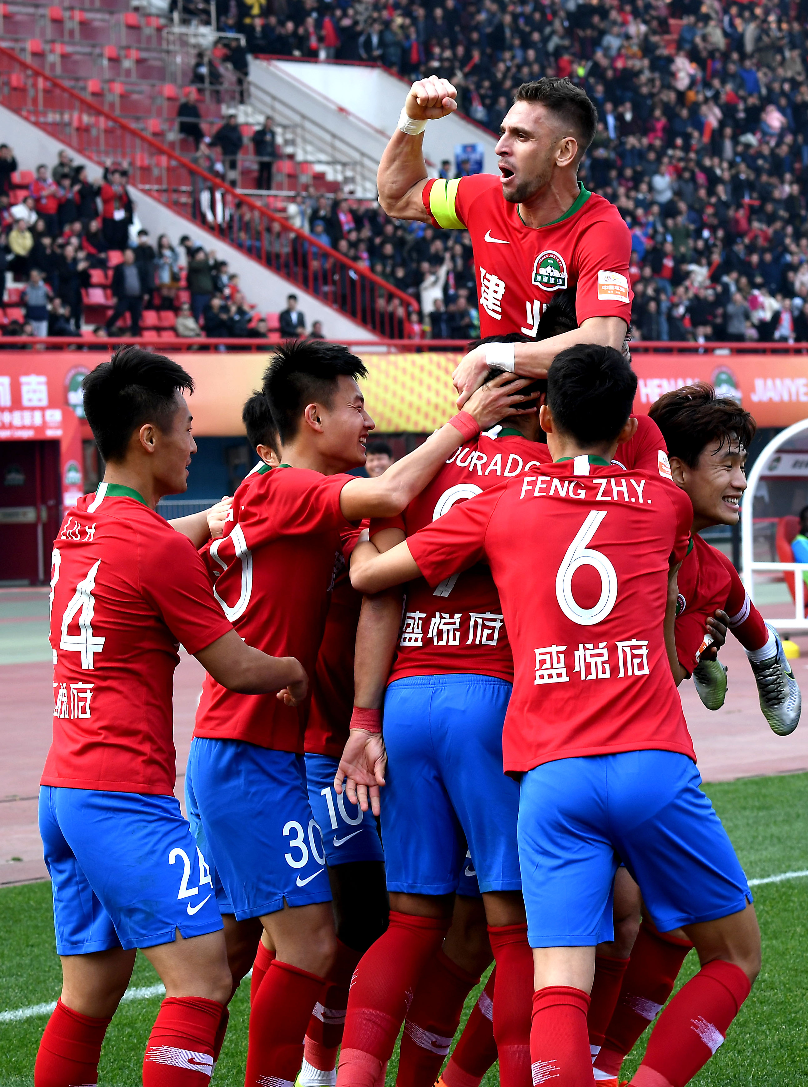 快船117-109黄蜂取3连胜，伦纳德35分，哈登32+10